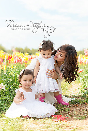 TWINS PHOTO SESSION IN FLOWER FIELD NORTHERN VIRGINIA