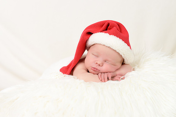 CHRISTMAS NEWBORN PHOTOS