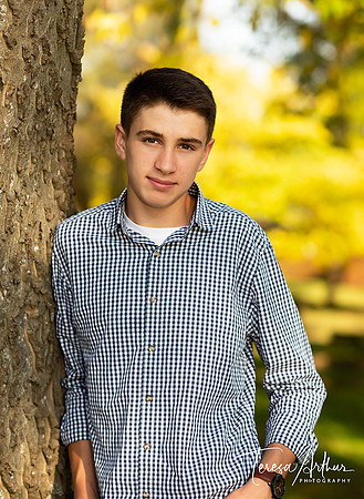 PROFESSIONAL HIGH SCHOOL SENIOR PORTRAITS-OUTDOOR PHOTOGRAPHERS IN NORTHERN VIRGINIA AREA-TERESA ARTHUR PHOTOGRAPHY