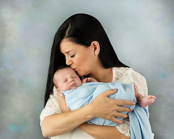 NEWBORN PHOTO SESSION-NEWBORN PHOTOGRAPHERS-TERESA ARTHUR PHOTOGRAPHY IN NORTHERN VA-WARRENTON VA