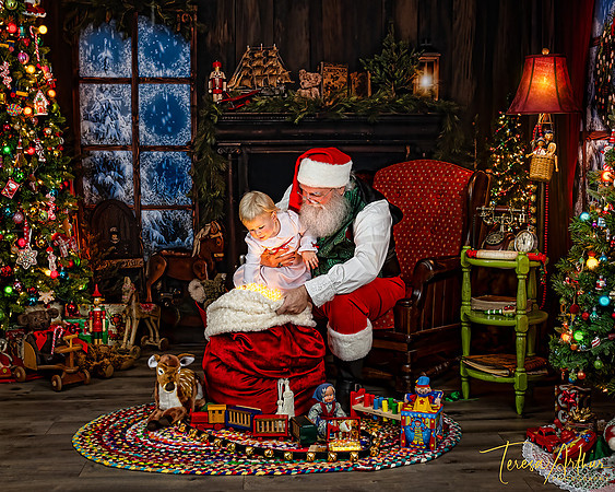 RileyW-Santa-2024-784-Edit