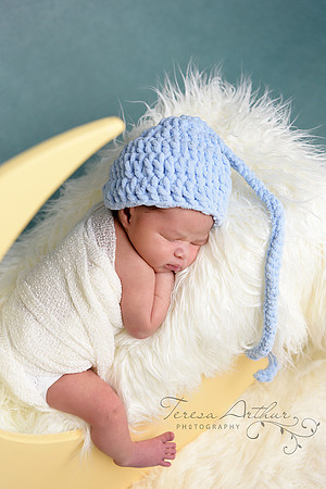 Teresa Arthur Photography newborn in moon