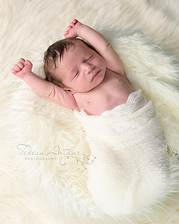 Minimalist Newborn portraits