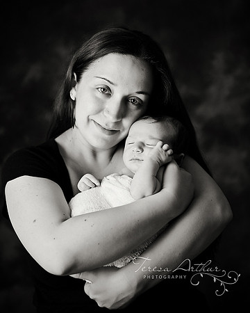 teresa arthur photography - newborn with mom