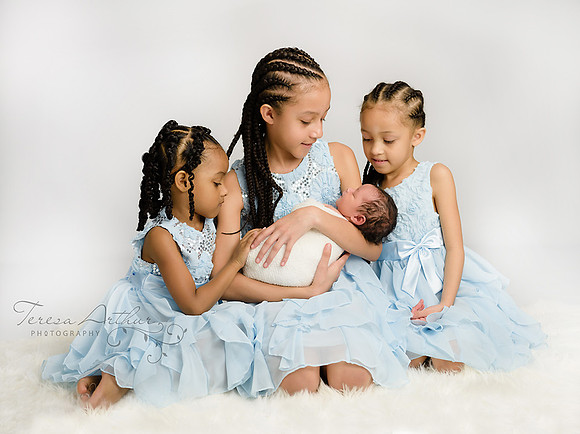 Teresa Arthur Photography-Newborn and Sisters