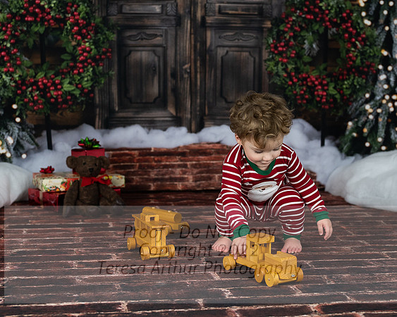 CY-MULLINS-18mos-CHRISTMAS-2022-67
