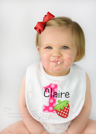 cake smash portraits by Teresa Arthur Photography