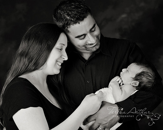 teresa arthur photography - newborn with family