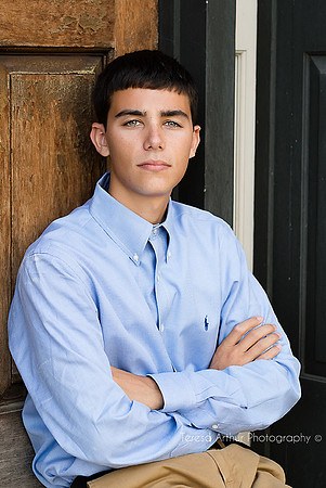GUY SENIOR PHOTOS IN NOVA AREA