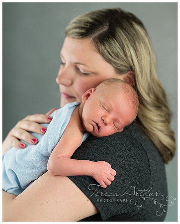 mother and newborn portraits