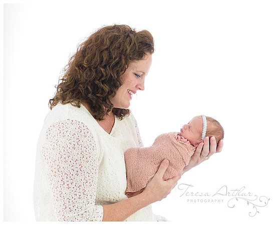 mother and child newborn portraits by teresa arthur