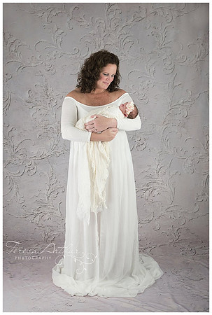 newborn portrait with mother
