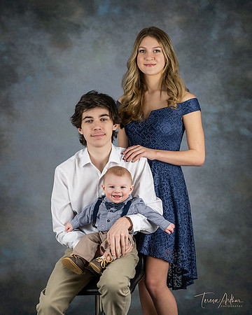 INDOOR SIBLING PHOTO SESSION PHOTOGRAPHERS IN NORTHERN VA TERESA ARTHUR PHOTOGRAPHY