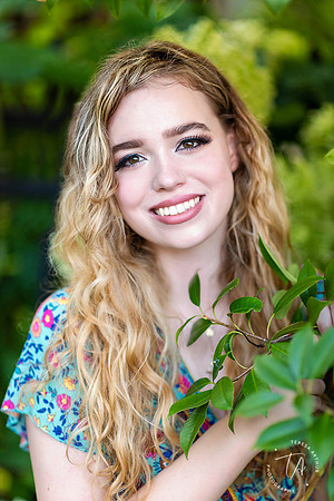 COLLEGE SENIOR PHOTO SESSION-SENIOR PHOTOGRAPHERS IN NORTHERN VIRGINIA-TERESA ARTHUR PHOTOGRAPHY-WARRENTON VA