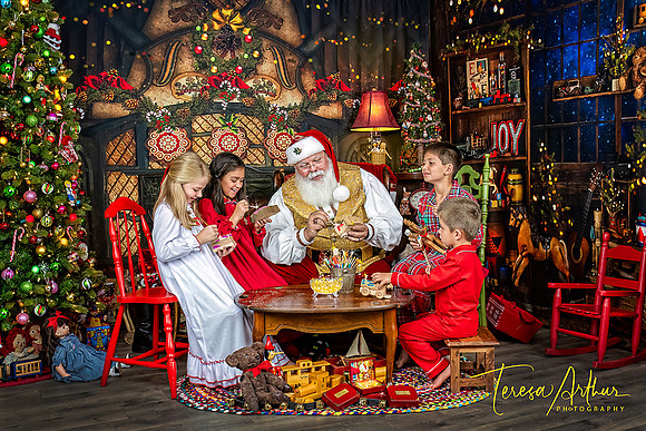 HORDUSKY GRANDKIDS-SANTA-2023-651-Edit