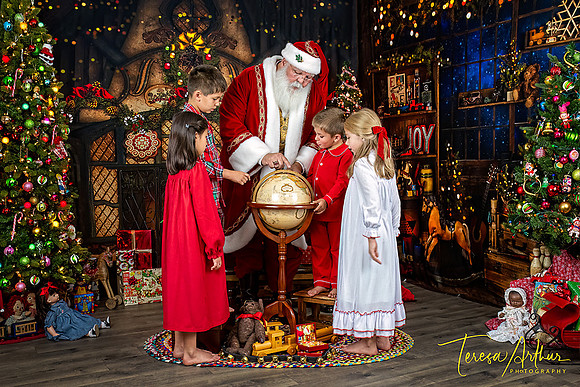 HORDUSKY GRANDKIDS-SANTA-2023-704-Edit