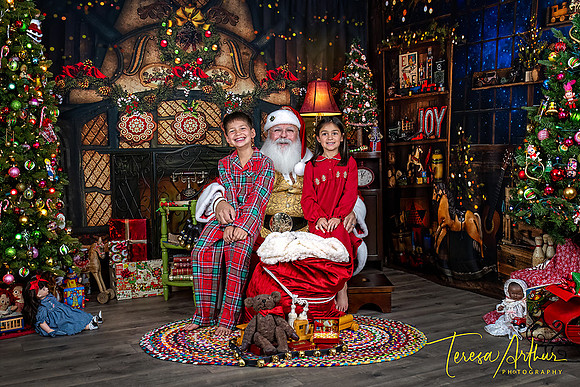 HORDUSKY GRANDKIDS-SANTA-2023-812-Edit