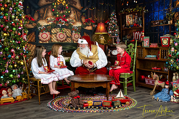 ALDEN-ADELINE-IZZY-SANTA-2023-689-Edit