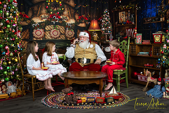 ALDEN-ADELINE-IZZY-SANTA-2023-791-Edit