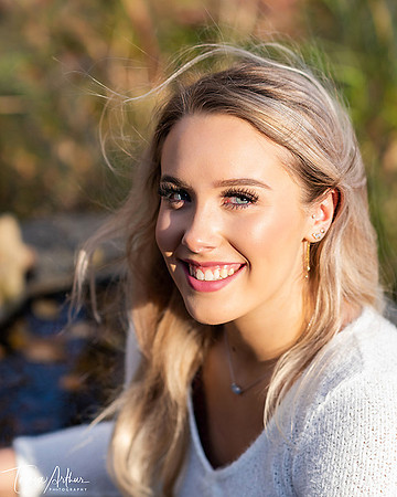 HIGH SCHOOL SENIOR PORTRAITS BY TERESA ARTHUR PHOTOGRAPHY LOCATED IN WARRENTON VA SERVES THE NOVA AREA
