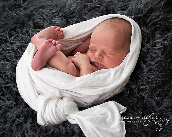 CENTREVILLE VA NEWBORN PHOTOGRAPHER