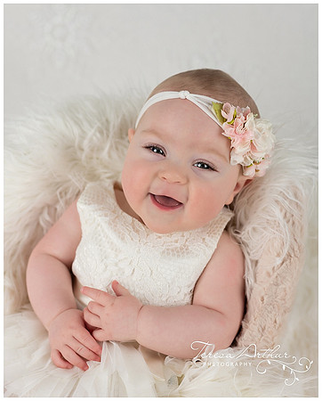BABY PHOTOGRAPHER TERESA ARTHUR IN WARRENTON VIRGINIA