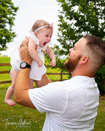 FAMILY OUTDOOR FUN PHOTO SESSION BY TERESA ARTHUR PHOTOGRAPHY WARRENTON VA