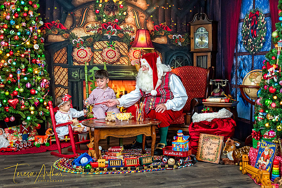 SANTA PICTURES FAIRFAX VA-TERESA ARTHUR PHOTOGRAPHY WARRENTON VA