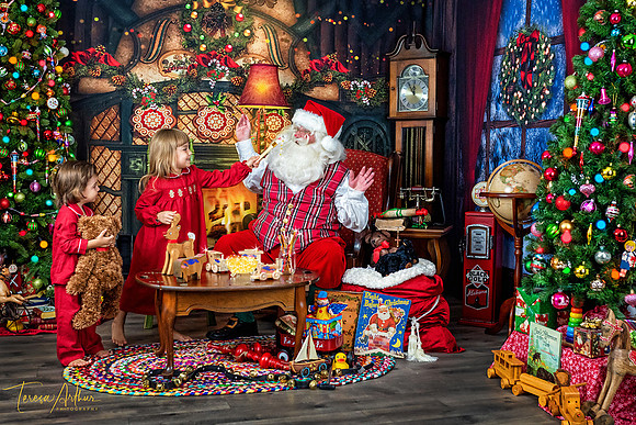 SANTA PICTURES-NORTHERN VIRGINIA-TERESA ARTHUR PHOTOGRAPHY