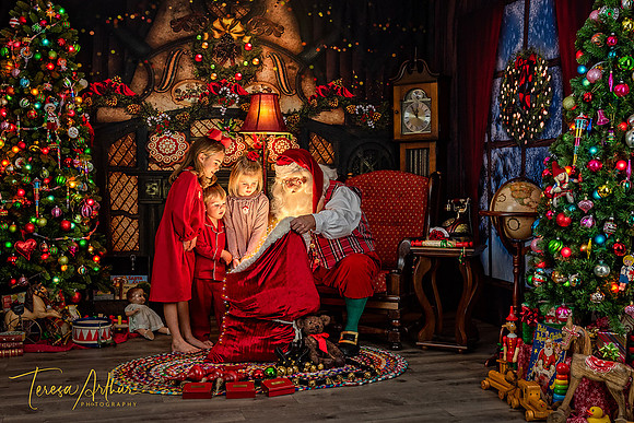 SANTA PORTRAITS BY TERESA ARTHUR PHOTOGRAPHY WITH WARRENTON SANTA NORTHERN VIRGINIA 2021