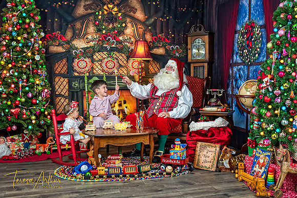 STORYBOOK WORKSHOP SANTA PHOTO SESSIONS BY TERESA ARTHUR PHOTOGRAPHY
