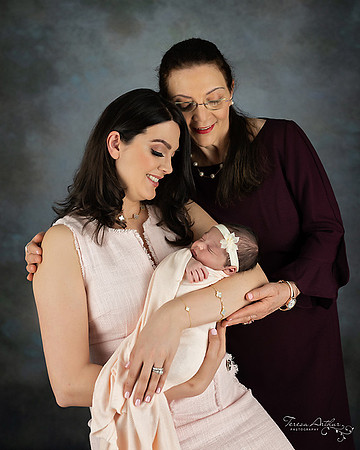 Generational Family Portrait by Teresa Arthur Photography