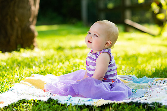 outdoor one year baby portraits by teresa arthur