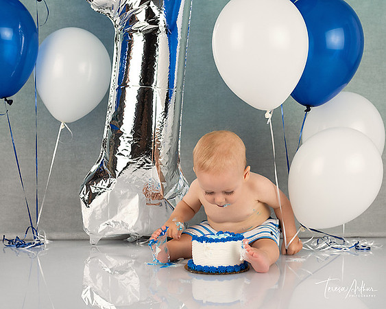baby photograher in fauquier county va cake smash photos