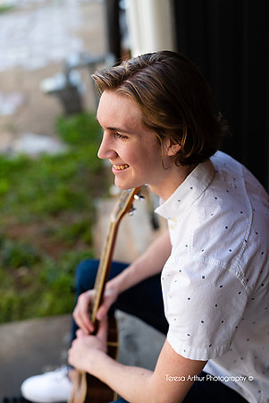 HIGH SCHOOL SENIOR PHOTOGRAPHERS IN NORTHERN VIRGINIA-TERESA ARTHUR PHOTOGRAPHY-WARRENTON VA