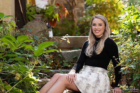 PROFESSIONAL HIGH SCHOOL SENIOR PORTRAIT PHOTOGRAPHERS IN NOTHERN VIRGINIA-BEAUTIFUL SENIOR PORTRAITS-TERESA ARTHUR PHOTOGRAPHY-WARRENTON VA