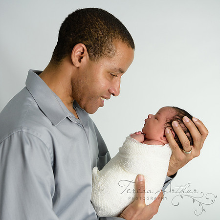 Teresa Arthur Photography-Newborn with Daddy