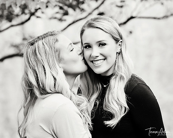 BEAUTIFUL HIGH SCHOOL SENIOR PORTRAIT SESSIONS BY TERESA ARTHUR PHOTOGRAPHY IN WARRENTON VA-HIGH SCHOOL SENIOR PHOTOGRAPHER