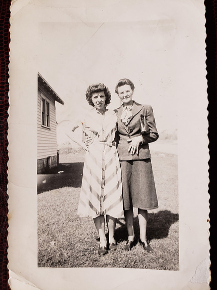 1940s-Anna K Compton and Minnie Compton Payne (possibly)