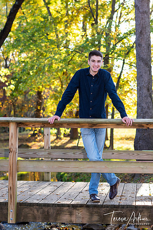 outdoor senior portraits by teresa arthur photography-warrenton va