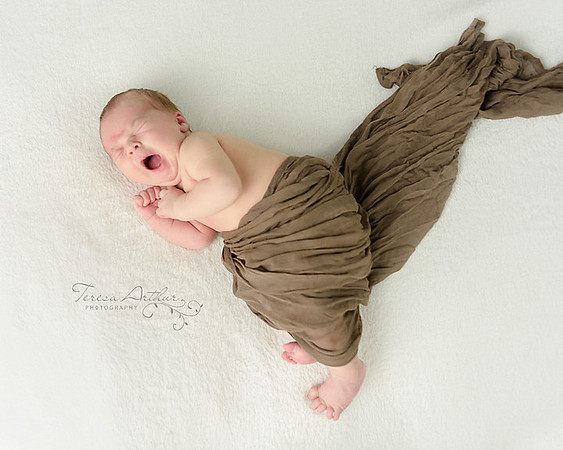 SLEEPY NEWBORN PHOTOS