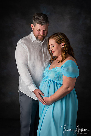 MATERNITY PORTRAITS IN NORTHERN VA BY TERESA ARTHUR PHOTOGRAPHY