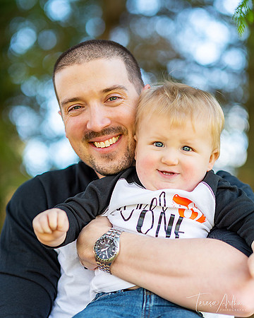 OUTDOOR BABY FIRST YEAR PHOTO SESSION BY TERESA ARTHUR-PHOTOGRAPHER