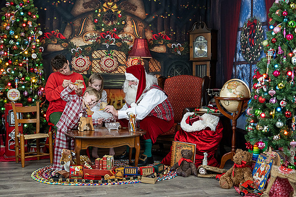COMPTON-SANTA-2021-1215