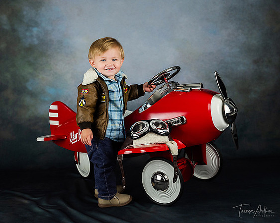 BABY PICTURES AIRPLANES AVAIATION PILOT BY TERESA ARTHUR PHOTOGRAPHY IN NORTHERN VIRGINIA