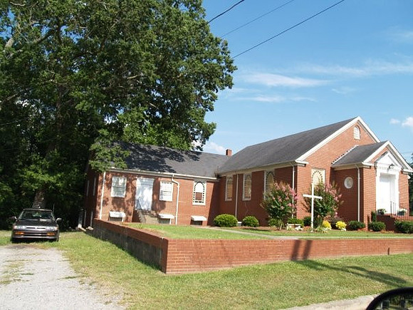 church on dogwood 2