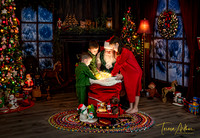 MAGICAL SANTA EXPERIENCE PHOTO SESSION BY TERESA ARTHUR PHOTOGRAPHY IN NORTHERN VIRGINIA WARRENTON VA