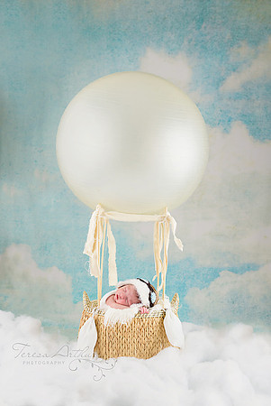 NEWBORN IN HOT AIR BALLOON PHOTO