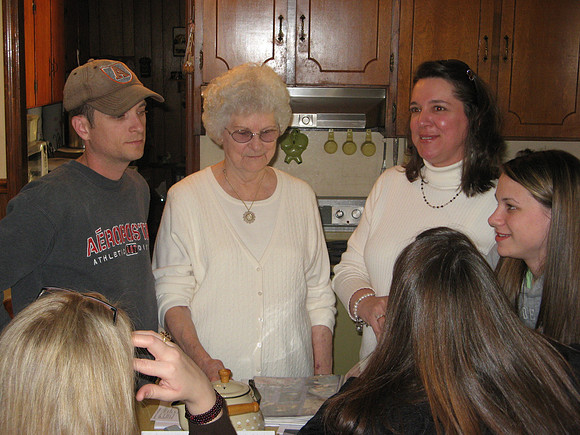 Aunt Mildred Boone Visit Sharing Pictures-2