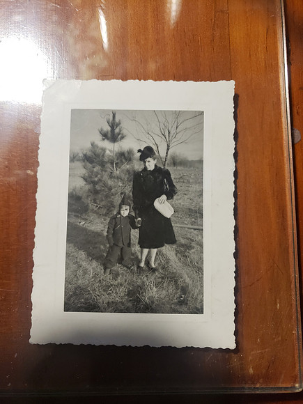 1939-John R Compton and Anna K Compton (mother)